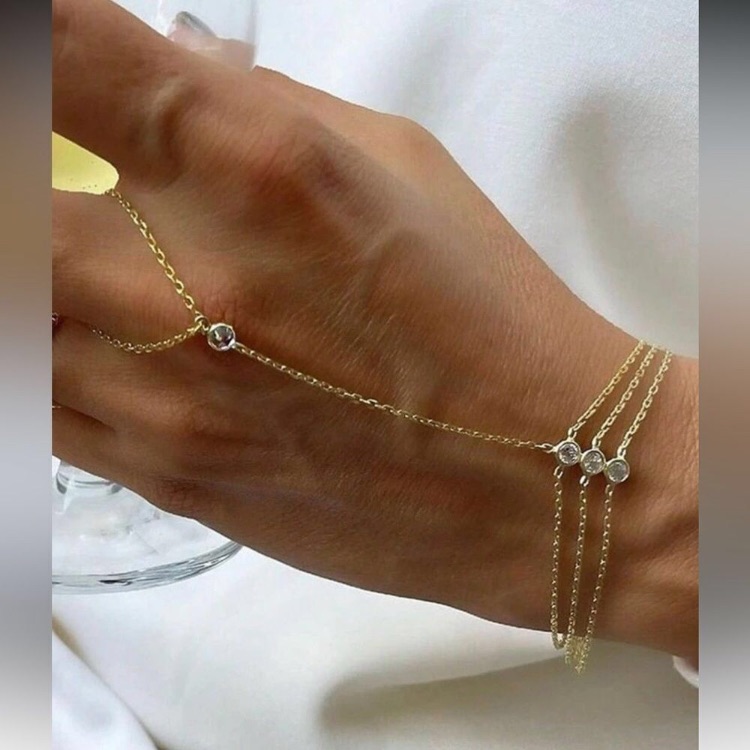 Elegant Gold Hand Chain Bracelet 18k Gold Plated New